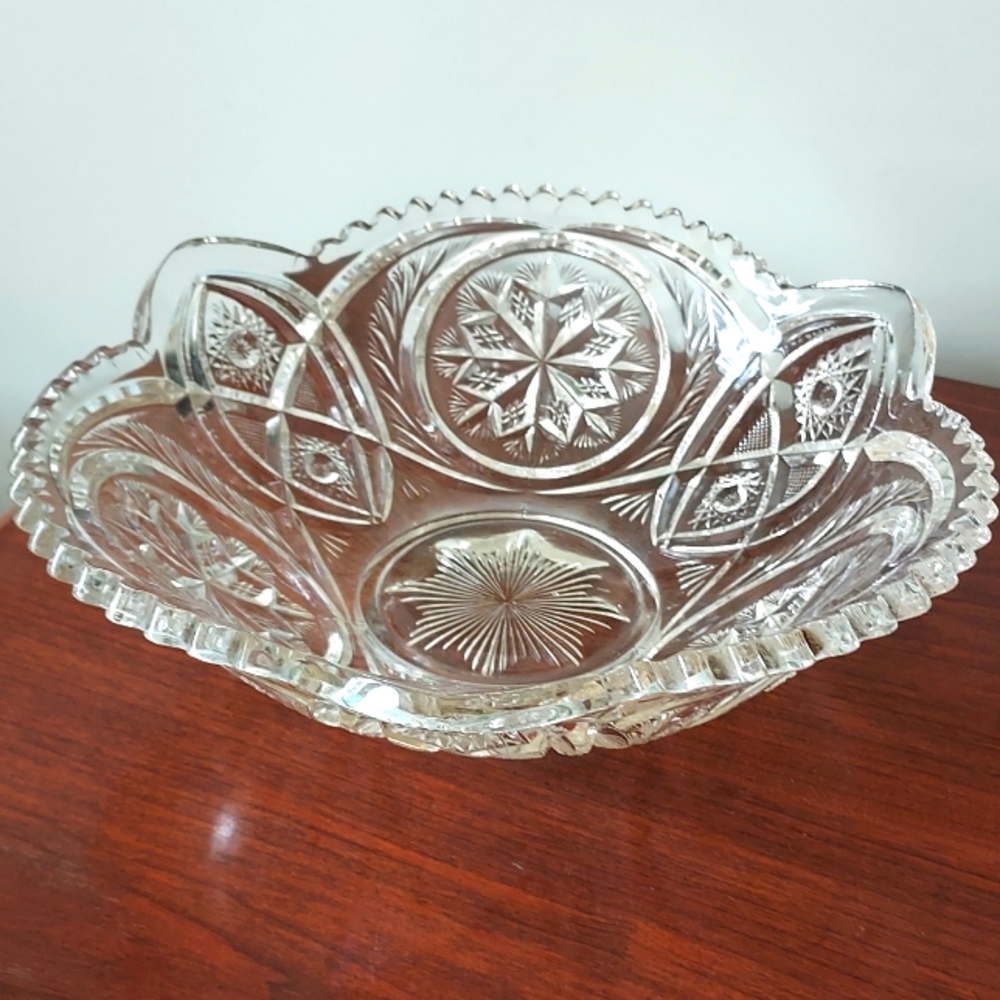 Pressed Glass sawtooth dish centerpiece Stunning piece of art EAPG MCM